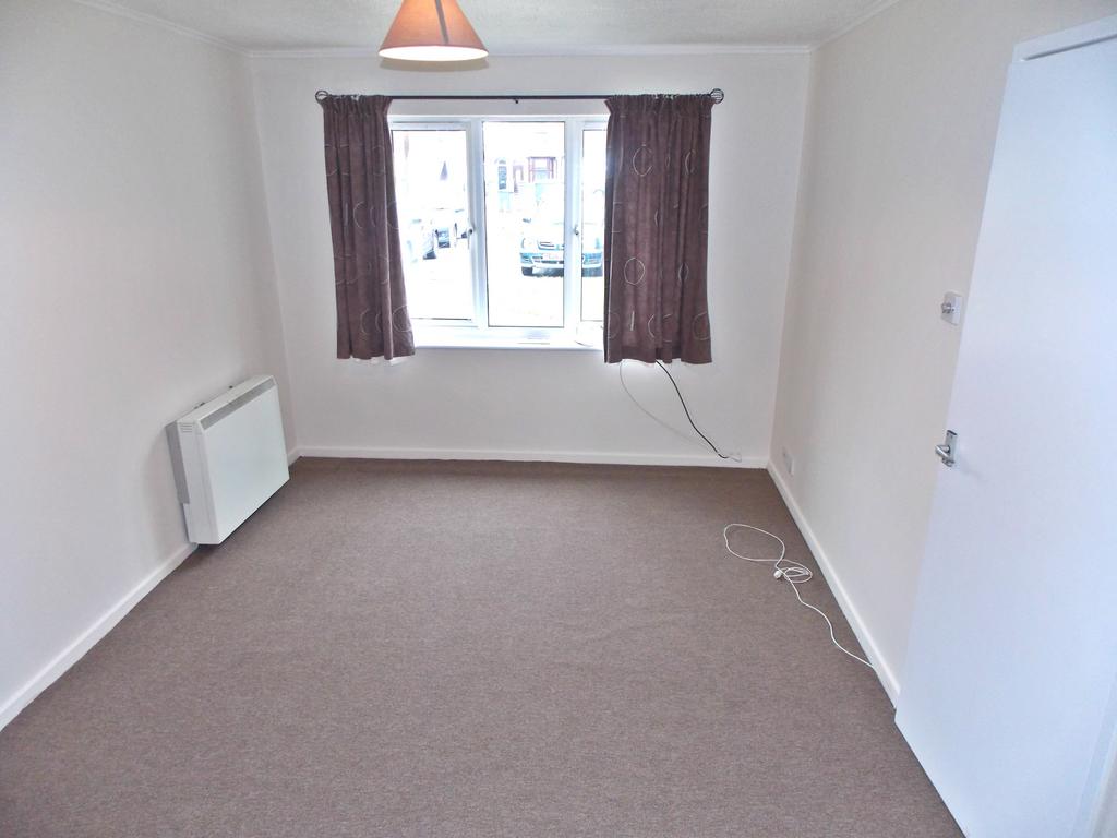 Beach Station Road, Felixstowe 1 bed flat to rent £750 pcm (£173 pw)