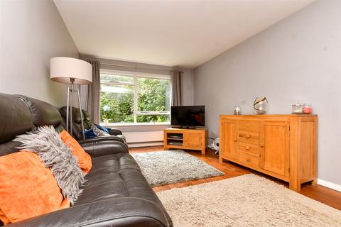 2 bedroom ground floor flat for sale, Hillside Road, Whyteleafe, Surrey