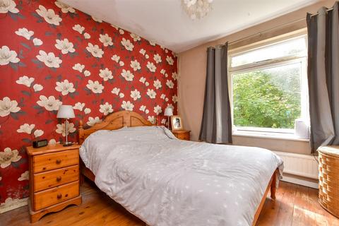 2 bedroom ground floor flat for sale, Hillside Road, Whyteleafe, Surrey