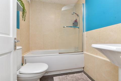 13, Alpha Court Hillside Road, Whyteleafe, CR3 0BU