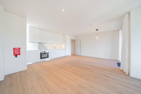 3 bedroom apartment to rent, Voss Court London SW16