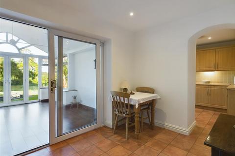 26 Cedar Gardens, Kinver, Stourbridge, DY7 6BW