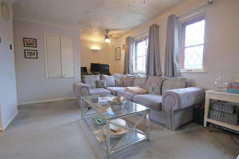 1 bedroom maisonette for sale, Flamborough Spur, Slough