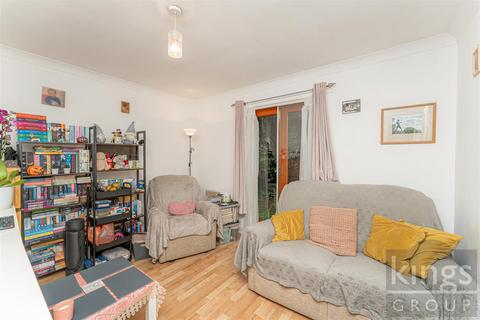 1 bedroom ground floor flat for sale, Hickory Close, Edmonton, N9