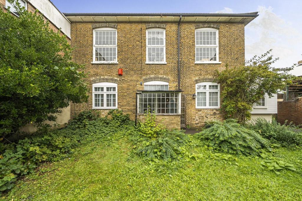 Chatterton Road, Bromley 2 bed flat for sale £400,000