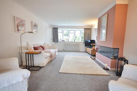 4 bedroom detached house for sale, Sunningdale, Stone