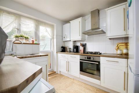 2 bedroom maisonette for sale, Carleton Road, Cheshunt