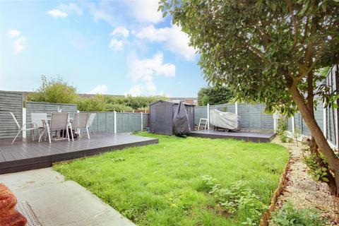 17 Carleton Road, Cheshunt, Waltham Cross, EN8 0BD