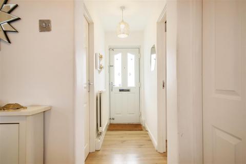 17 Carleton Road, Cheshunt, Waltham Cross, EN8 0BD