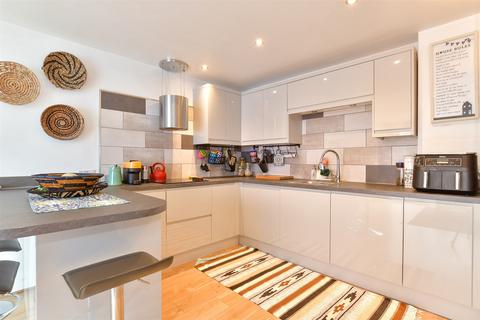 2 bedroom apartment for sale, Spring Place, Barking, Essex