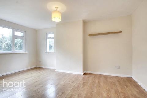 1 bedroom maisonette for sale, Boxley Road, Chatham