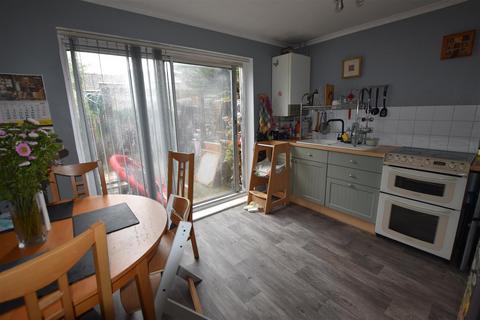 2 bedroom terraced house for sale, Beverley Gardens, Bicester