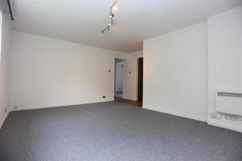 2 bedroom flat to rent, Cliveden Court, London Road, Brighton