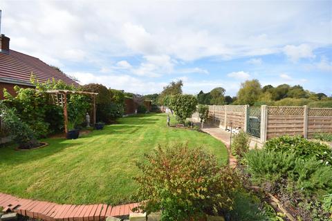 4 bedroom detached bungalow for sale, Chapel Lane, Bathley, Newark