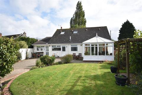 4 bedroom detached bungalow for sale, Chapel Lane, Bathley, Newark