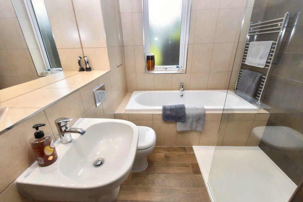 En-Suite Bathroom