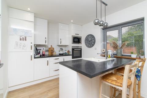 69 Coronation Close, Broadstairs, CT10 3DL