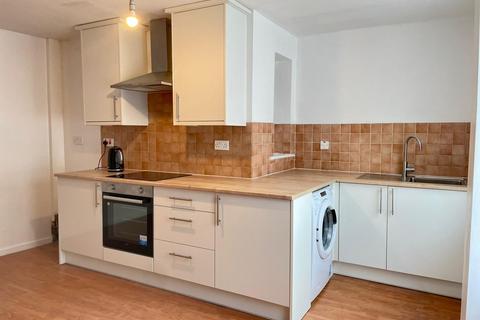 2 bedroom flat to rent, Ardwick Green North, Manchester M12