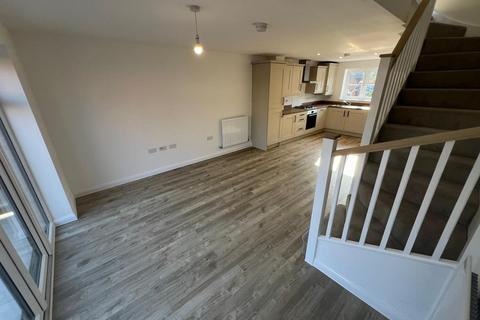 2 bedroom house to rent, Banbury Drive, Peterborough PE7