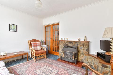 33 Clifton Close, Rochester, ME2 2HG