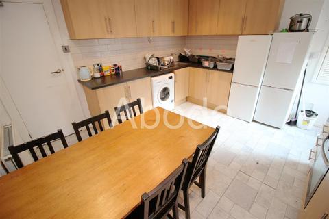 7 bedroom house to rent, Chestnut Avenue, Hyde Park, Leeds