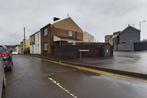 2 bedroom end of terrace house for sale, Harris Street, Hirwaun, CF44