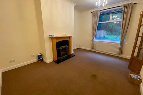 3 bedroom terraced house to rent, Manchester Road, Milnsbridge, Huddersfield