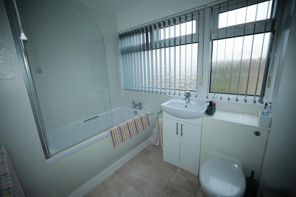 R6 3240.jpg