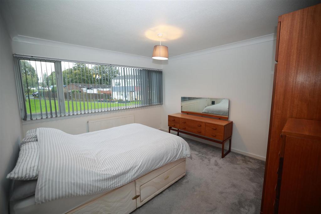 R6 3251.jpg