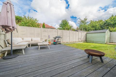 36 Fieldview, London, SW18 3HG