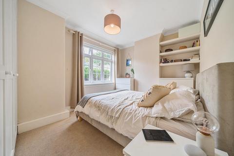 36 Fieldview, London, SW18 3HG