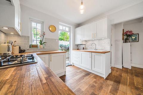 36 Fieldview, London, SW18 3HG