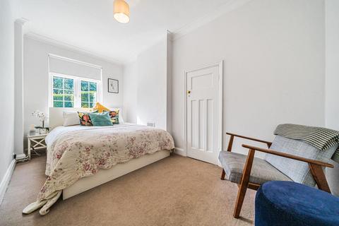 36 Fieldview, London, SW18 3HG