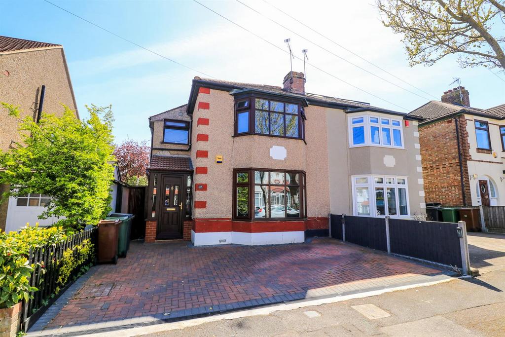 Elmfield Road, London E4 3 bed semidetached house for sale £680,000