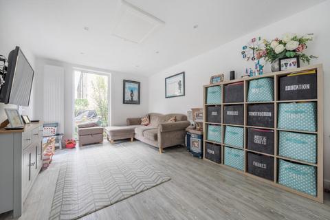 1 Ainsworth Close, London, N20 0FA