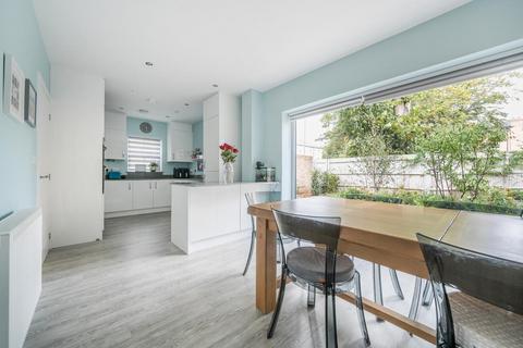 1 Ainsworth Close, London, N20 0FA