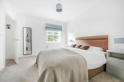 1 Ainsworth Close, London, N20 0FA