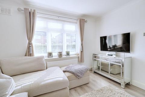 35 Ravel Road, Aveley, South Ockendon, RM15 4NL