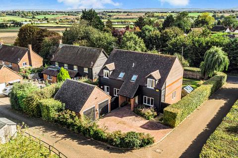 4 bedroom detached house for sale, Willow Gate, Aylesbury HP18