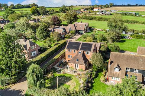 4 bedroom detached house for sale, Willow Gate, Aylesbury HP18