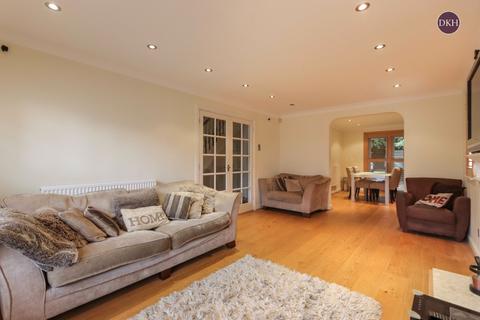 4 bedroom detached house for sale, Grange Close, Watford WD17