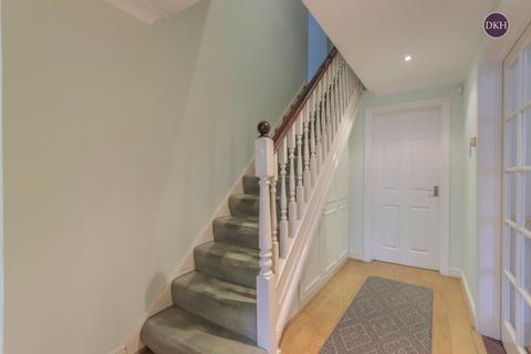 4 bedroom detached house for sale, Grange Close, Watford WD17