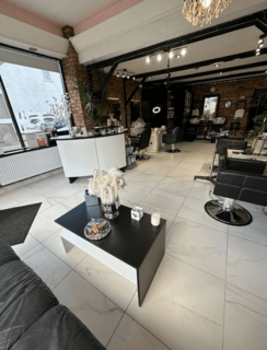 Retail property (high street) for sale, Whetstone N20