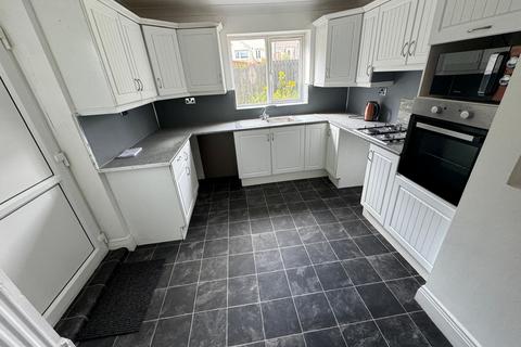 3 bedroom terraced house to rent, Gateshead NE10