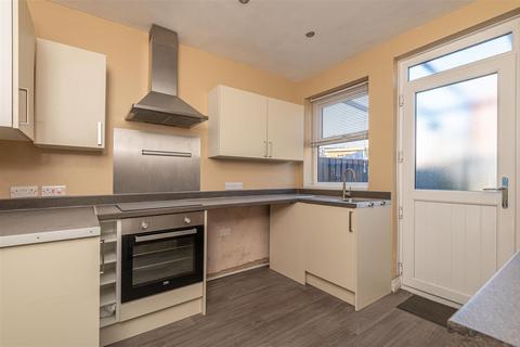 3 bedroom end of terrace house for sale, Station Road, Darton, Barnsley