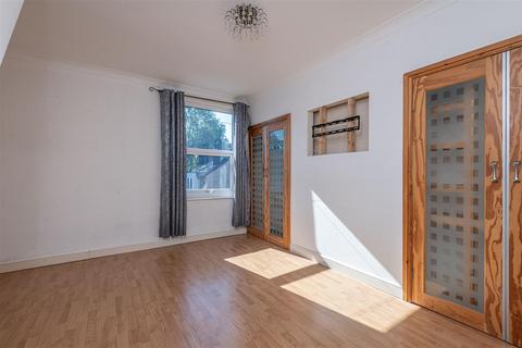 3 bedroom end of terrace house for sale, Station Road, Darton, Barnsley