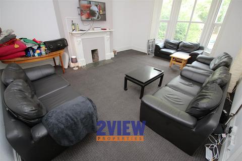 10 bedroom house to rent, Moorland Road, Hyde Park, Leeds