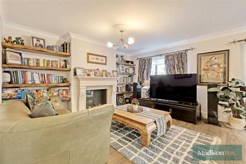 4 bedroom detached house for sale, Stradbroke Grove, Essex IG9