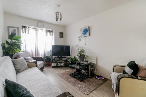 1 bedroom flat for sale, Keats Close, EN3