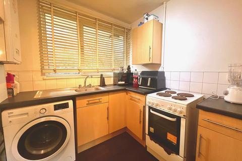 Studio for sale, Newby Place, London E14